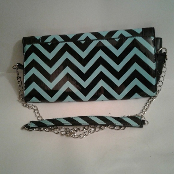 Baby Blue Blk Zig Zag Amd Purse. - Picture 2 of 5